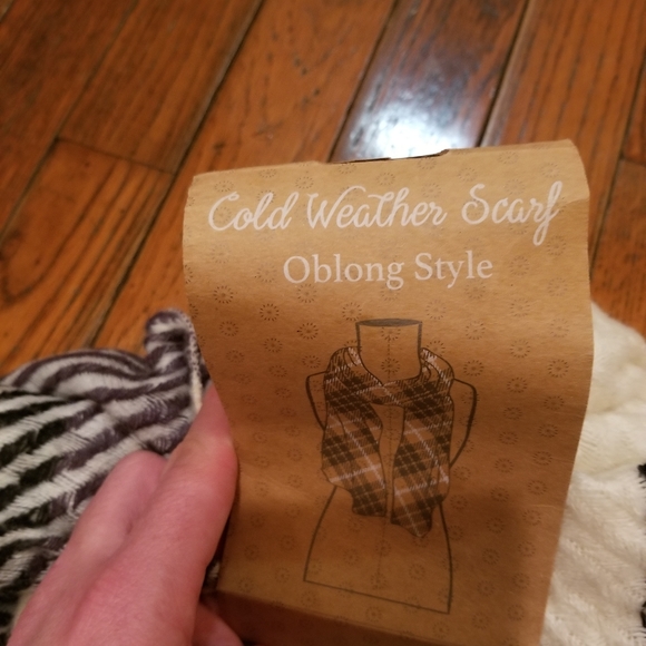 Tri-Coastal Design Colorblock Scarf - Picture 2 of 6